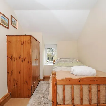 Holiday home Henwood Barn *